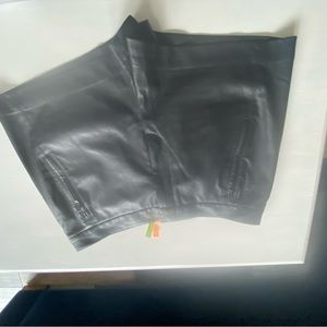 Sorts black leather